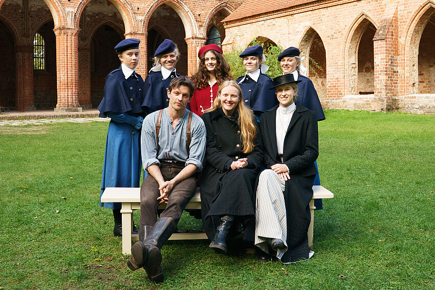 Johanna Götting, Kya-Celine Barucki, Jannis Niewöhner, Derya Akyol, Justina Jürgensen, Faye Montana, Sarah Goebel, Josefine Koenig