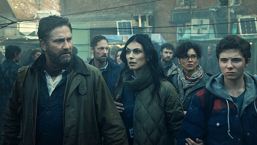 GREENLAND 2 Gerard Butler, Morena Baccarin, Roman Griffin Davis