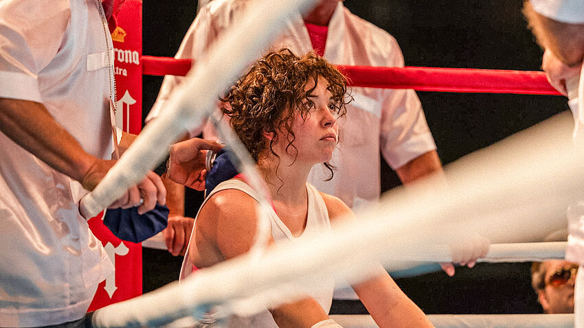 THAT’S WHY THE LADY IS A CHAMP Sydney Sweeney
