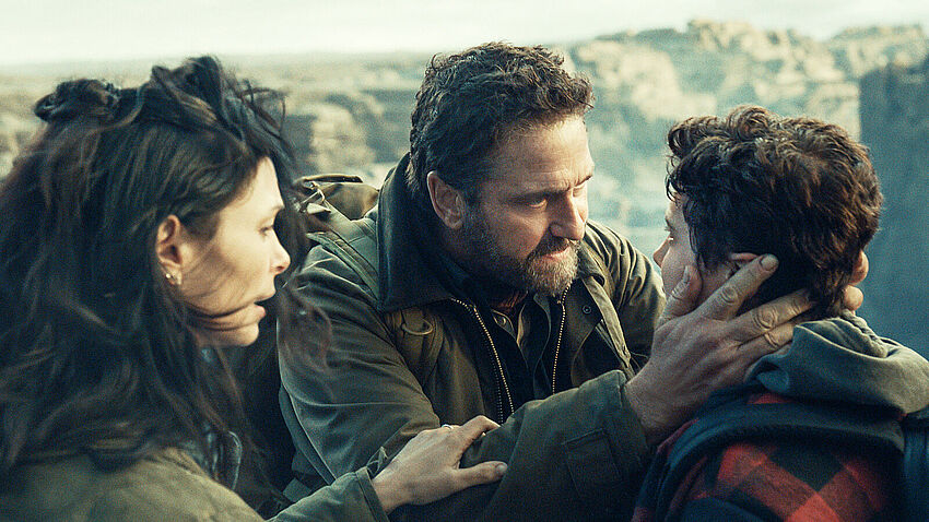 GREENLAND 2 Morena Baccarin, Gerard Butler, Roman Griffin Davis